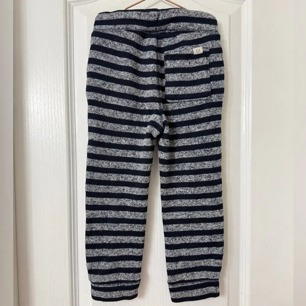 Baby gap navy blue and gray sweatpants jogger size 3 years